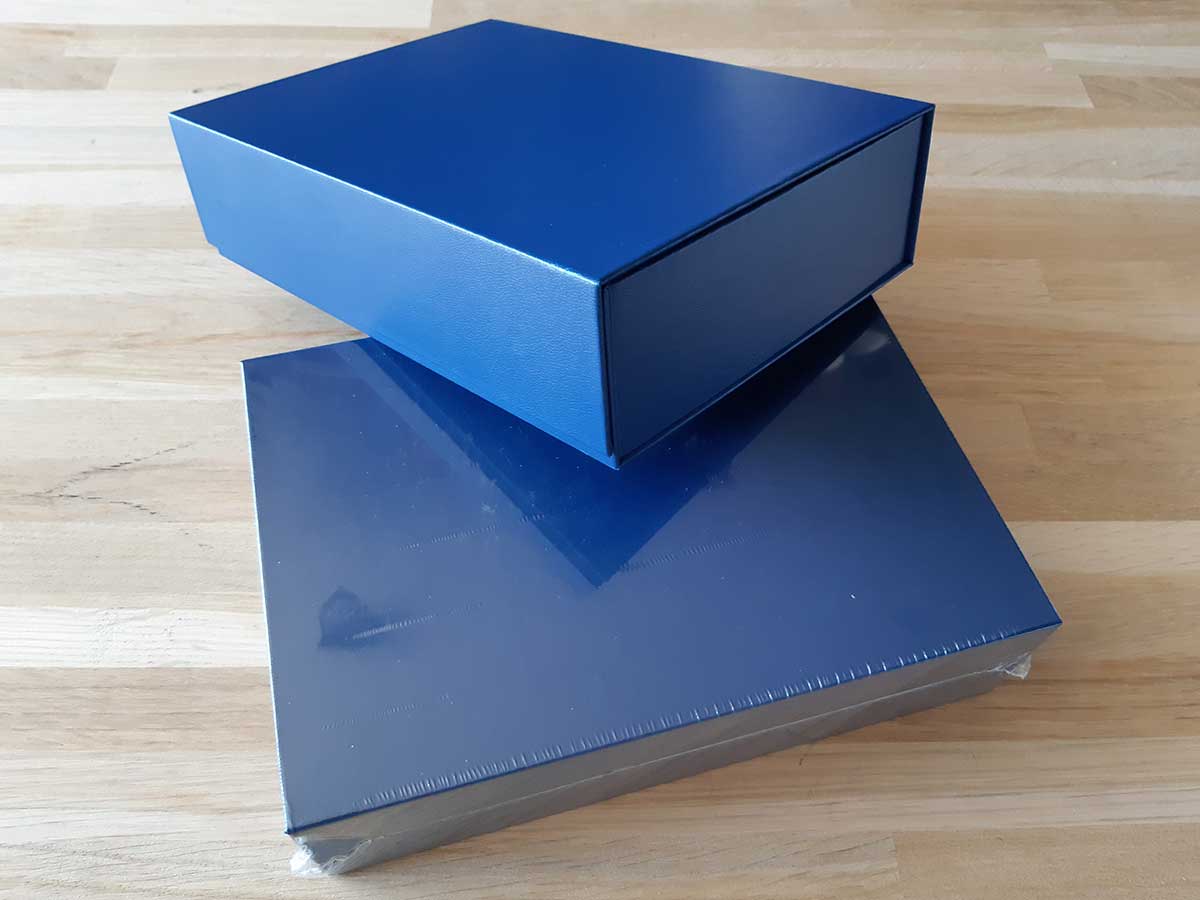 Boîte aimantée Maestro bleu, avec film protecteur